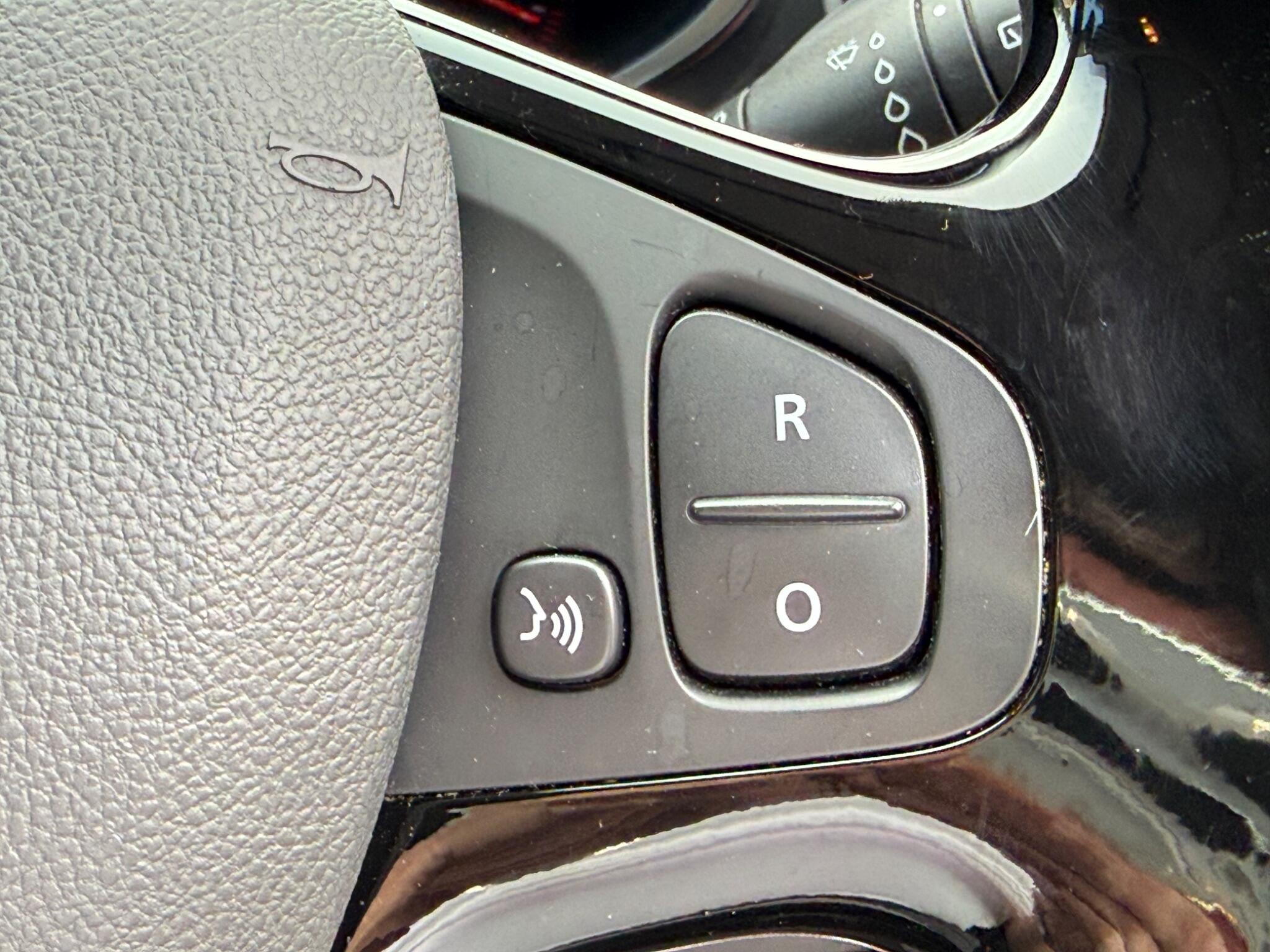 Renault Clio - Image 24
