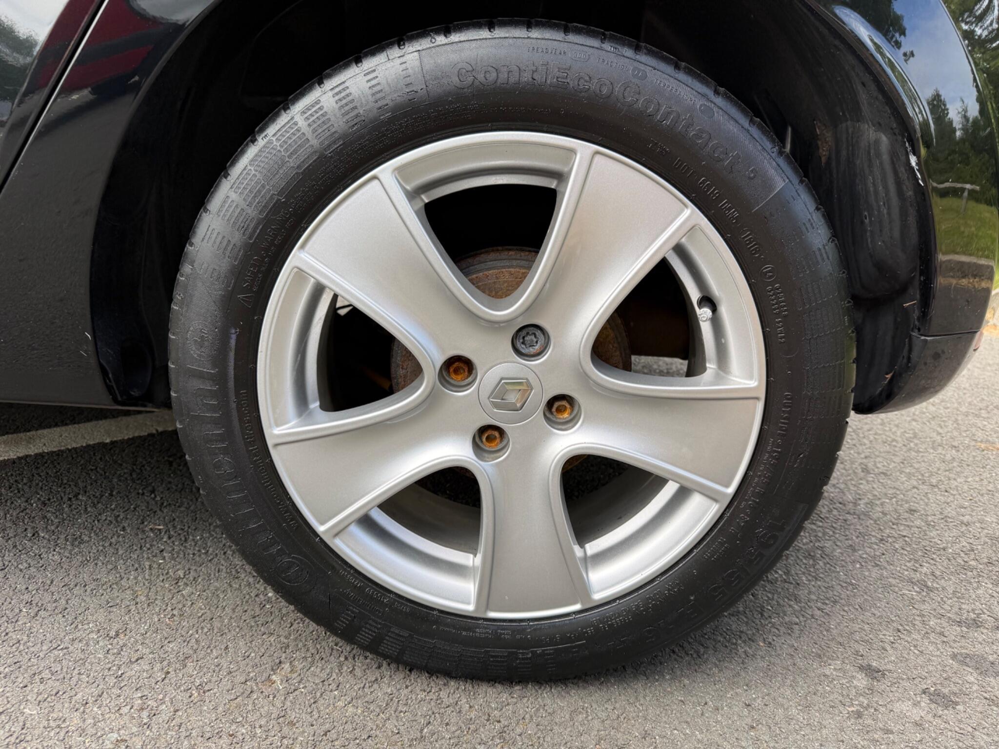 Renault Clio - Image 26