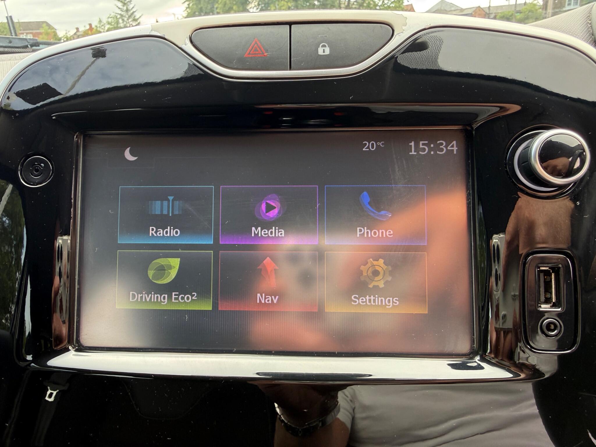 Renault Clio - Image 32