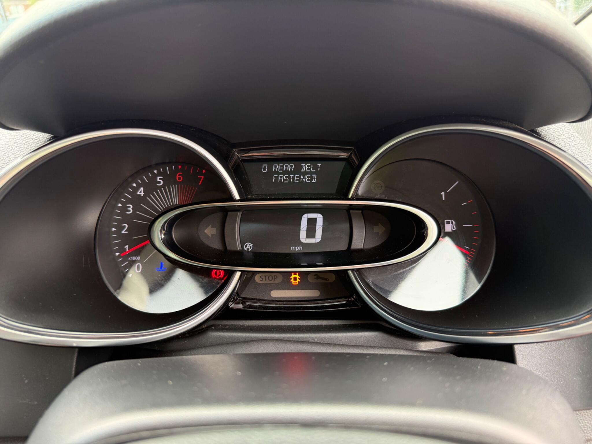 Renault Clio - Image 37