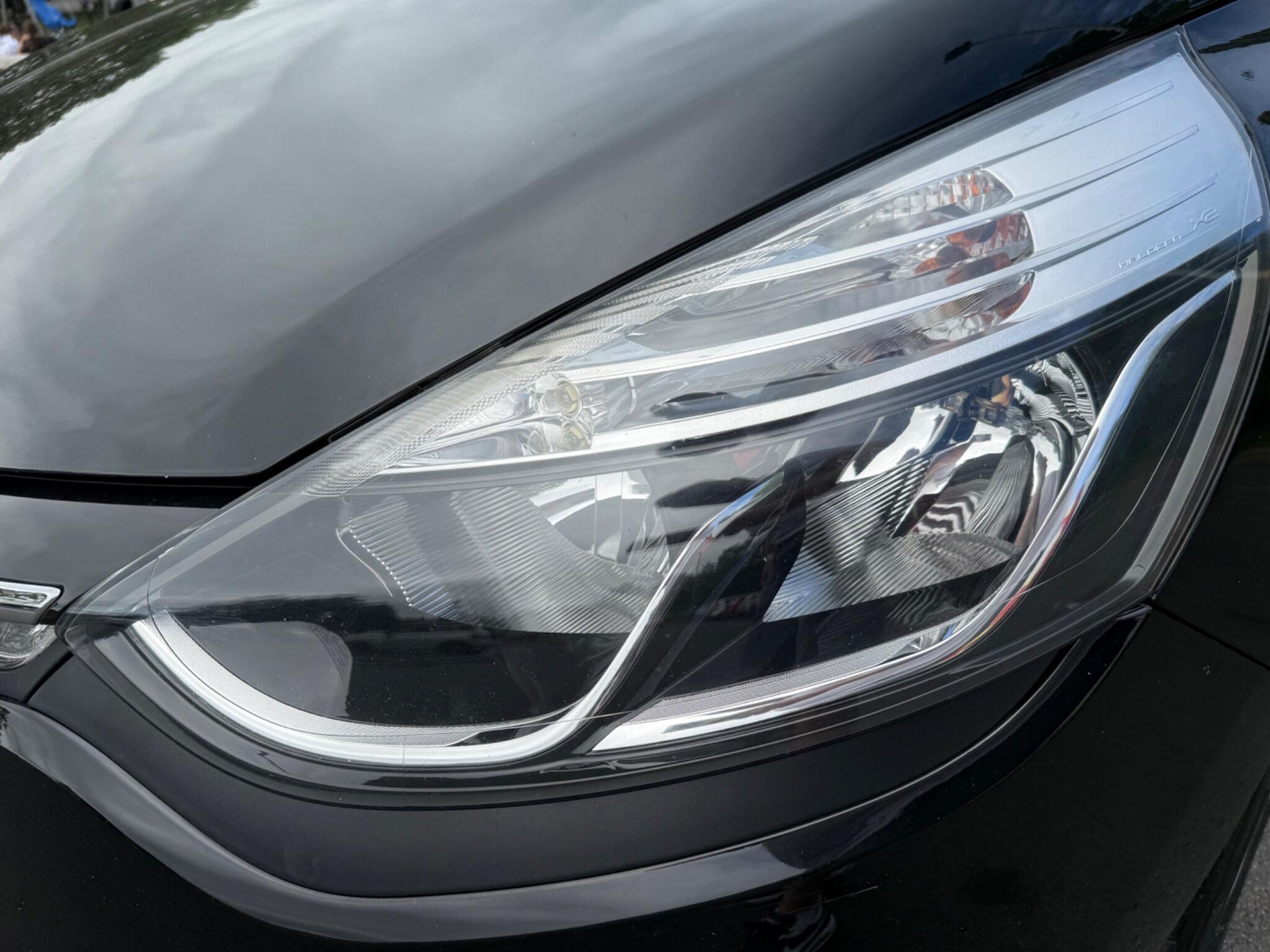 Renault Clio - Image 40