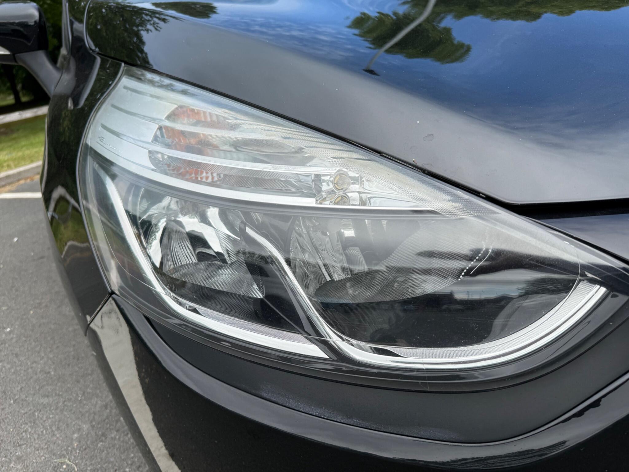 Renault Clio - Image 41