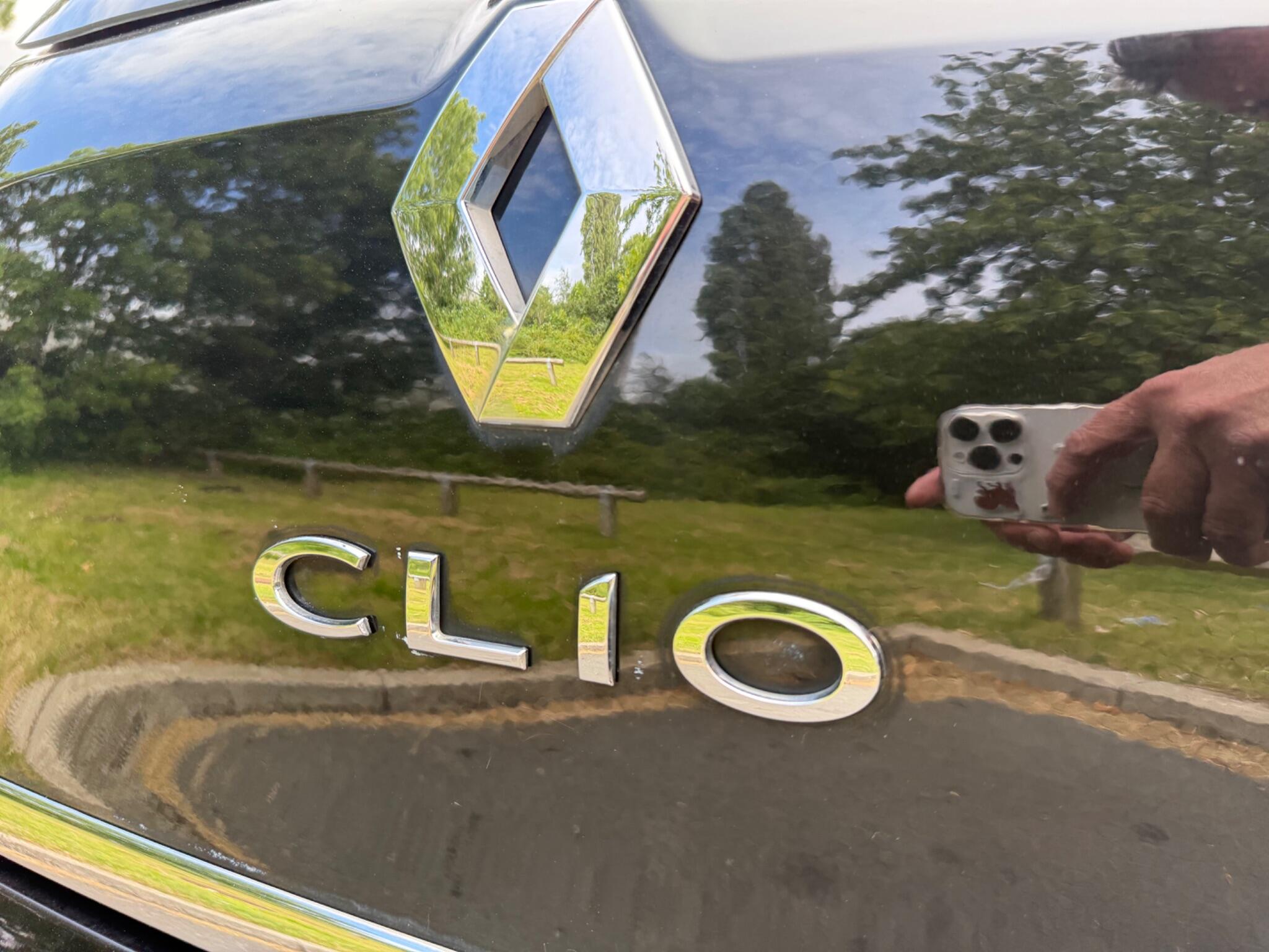 Renault Clio - Image 44