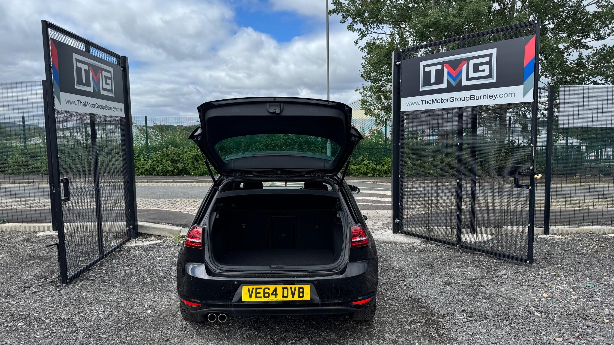 Volkswagen Golf - Image 12