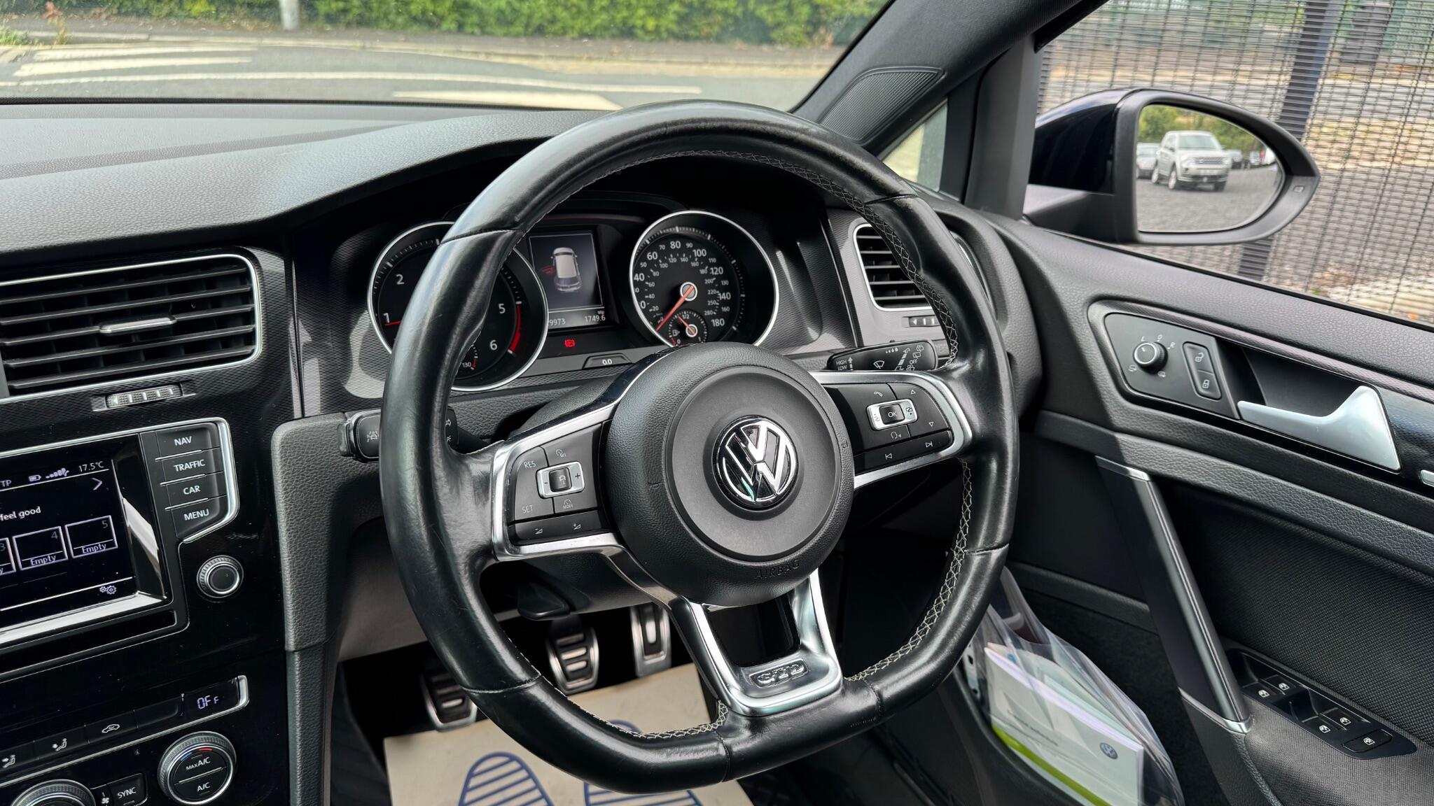 Volkswagen Golf - Image 22