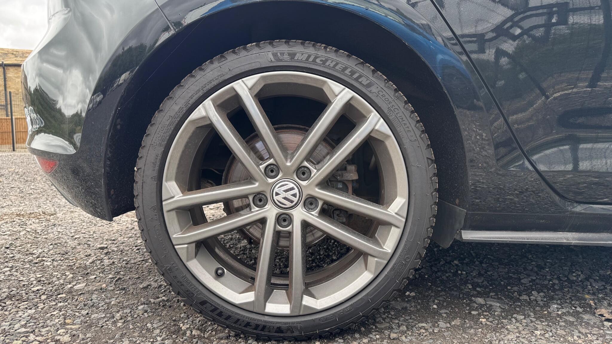 Volkswagen Golf - Image 30