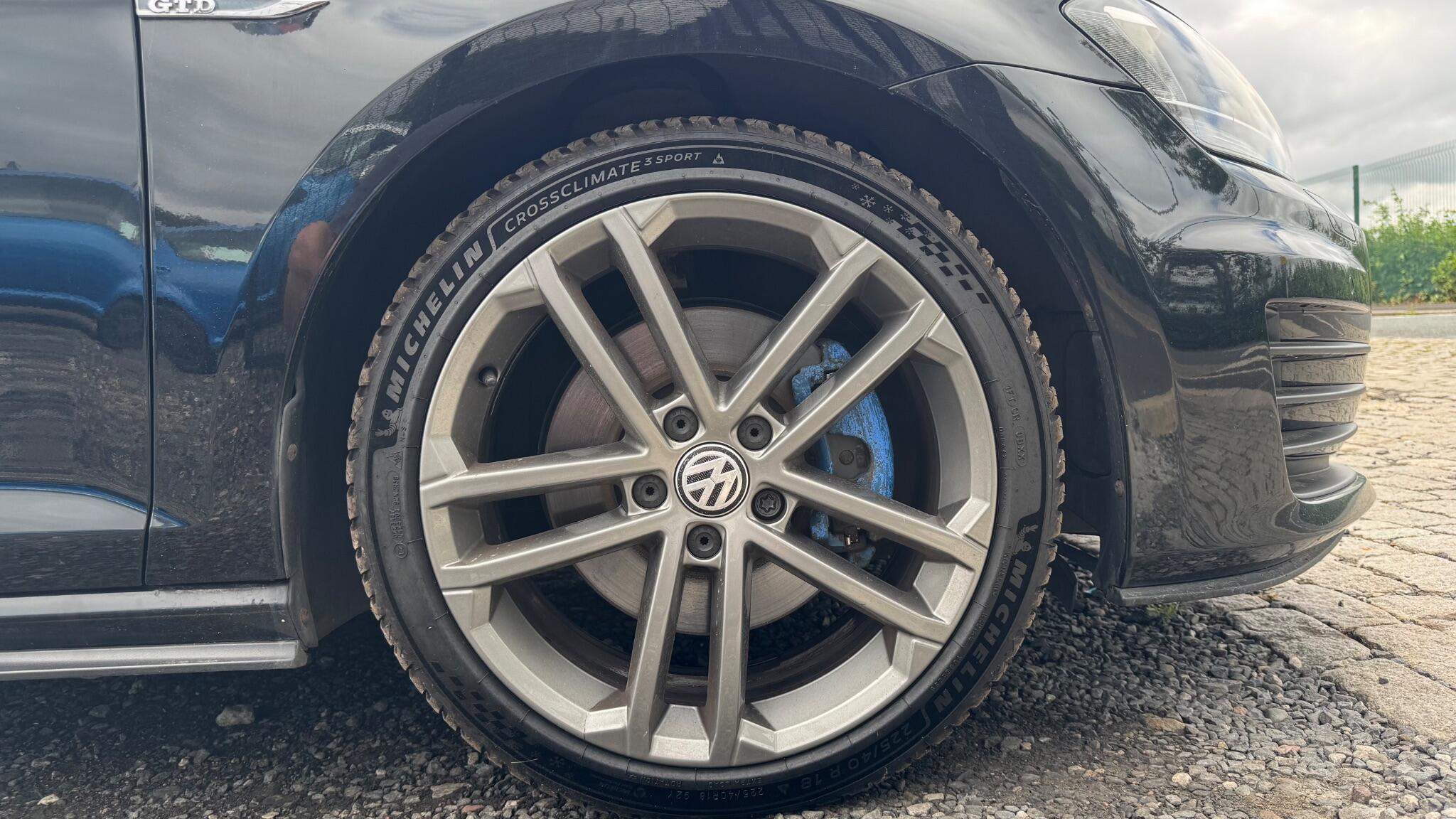 Volkswagen Golf - Image 31