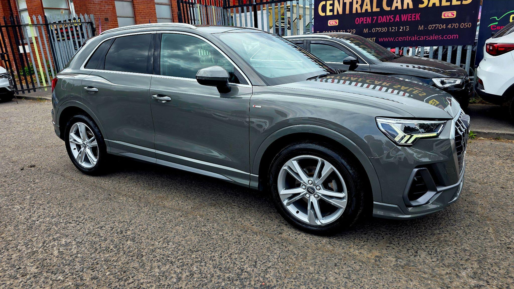 Audi Q3 - Image 2