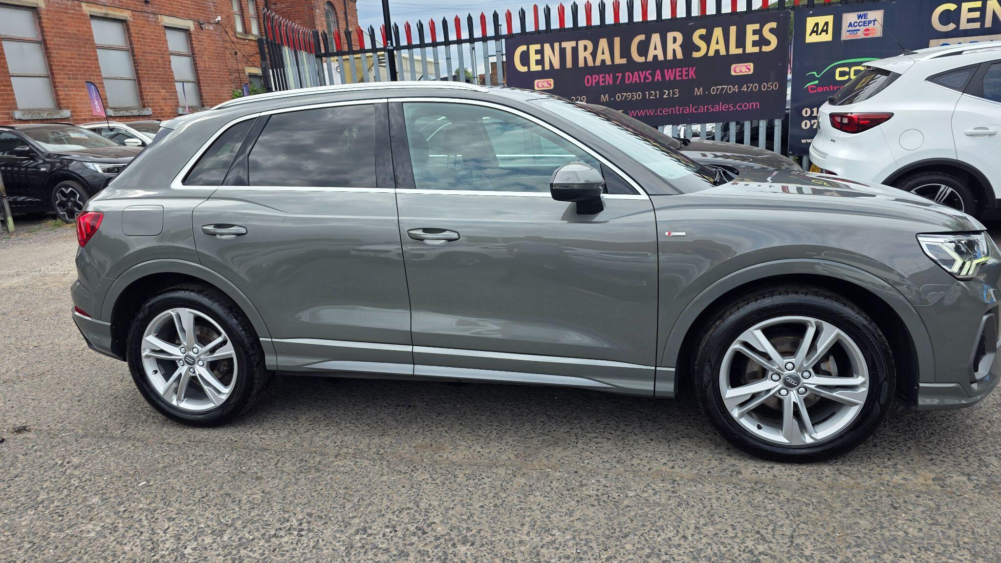 Audi Q3 - Image 7