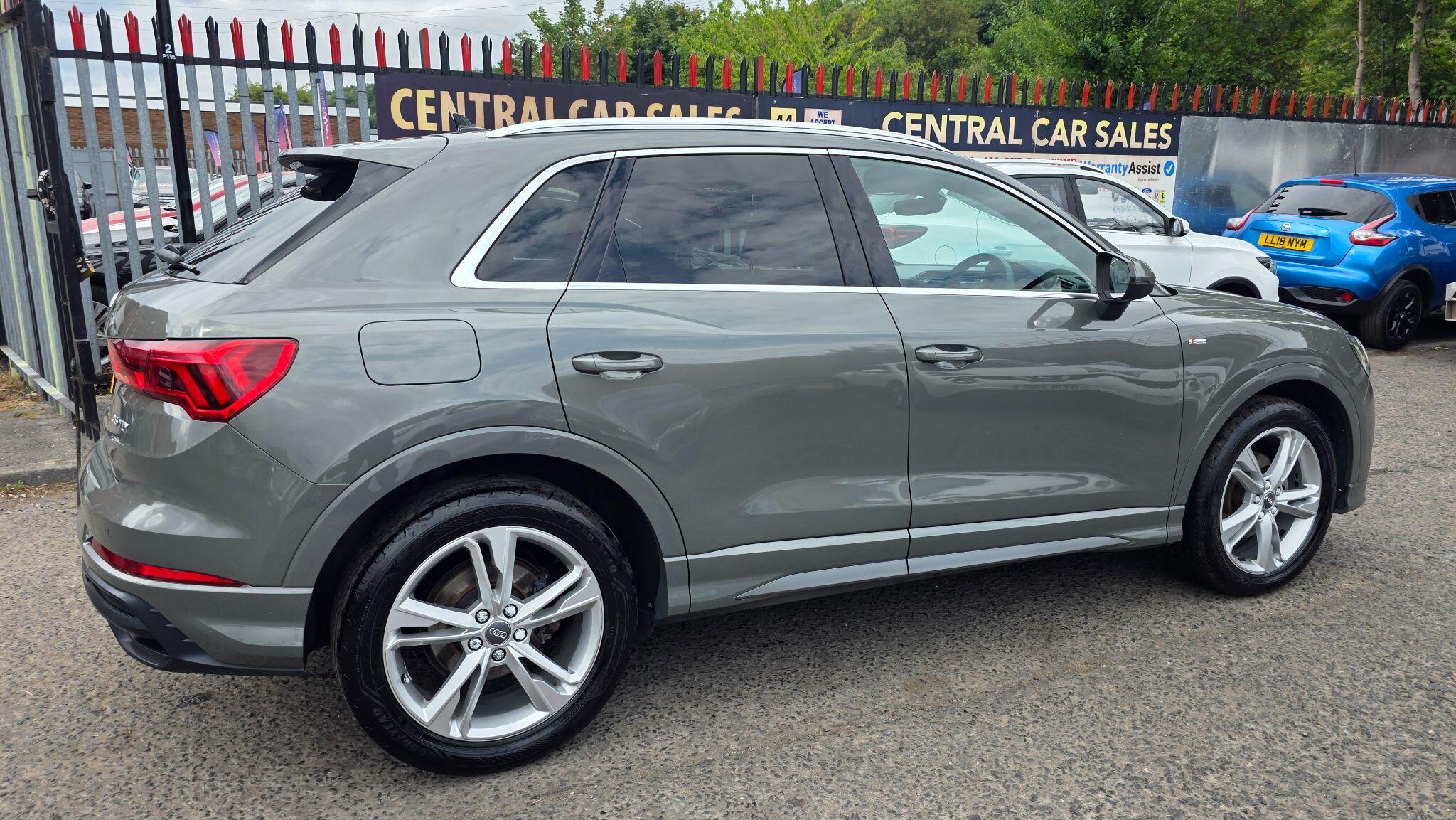 Audi Q3 - Image 8