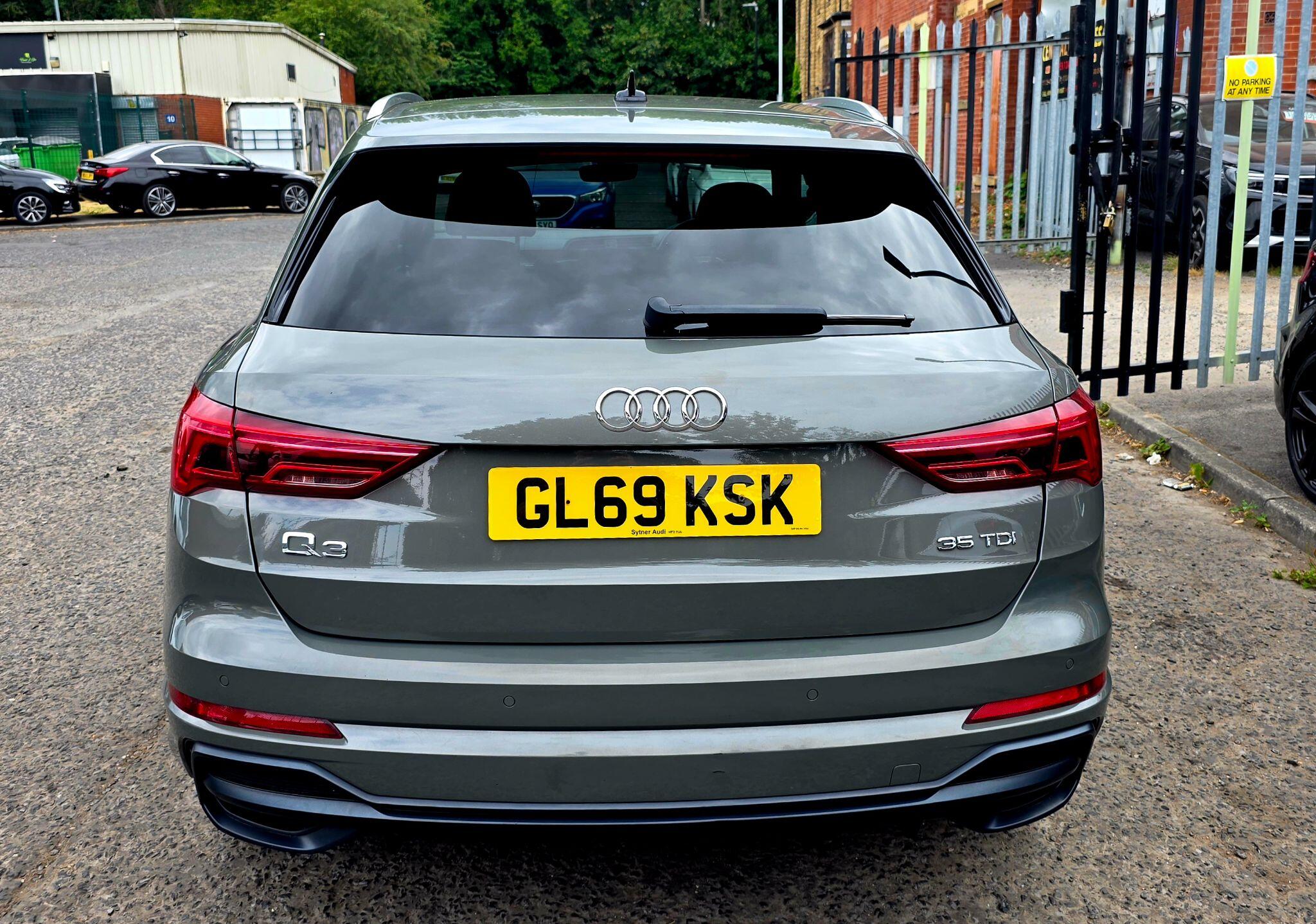 Audi Q3 - Image 12