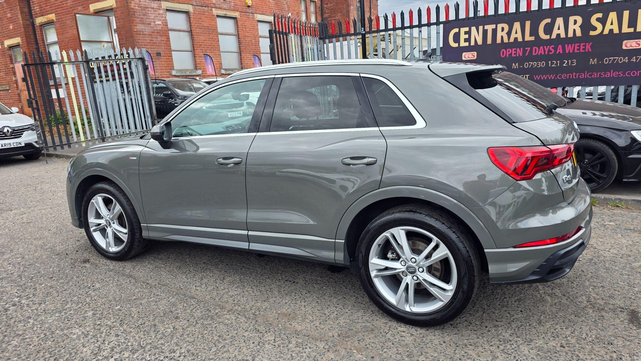 Audi Q3 - Image 14