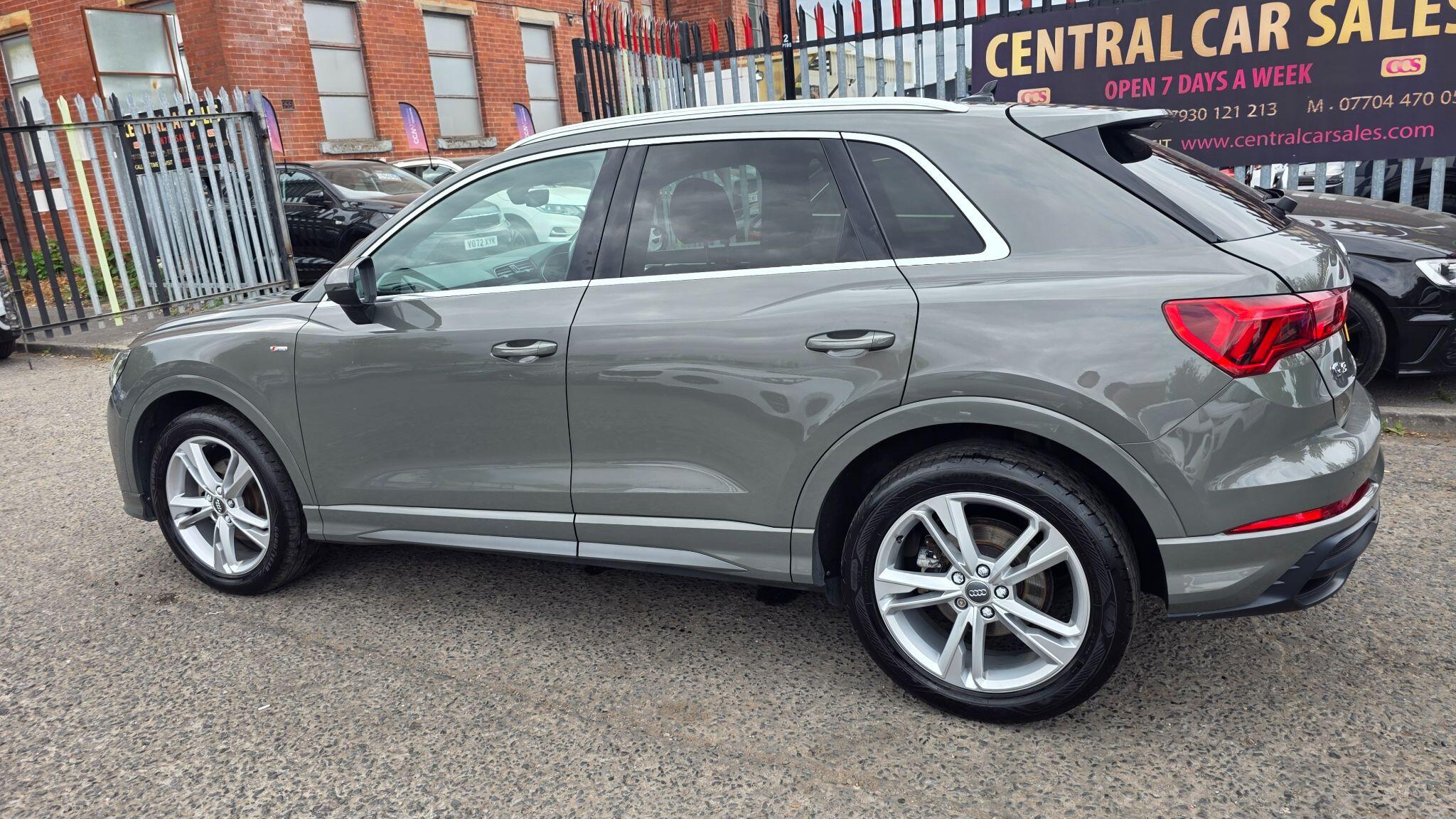 Audi Q3 - Image 16