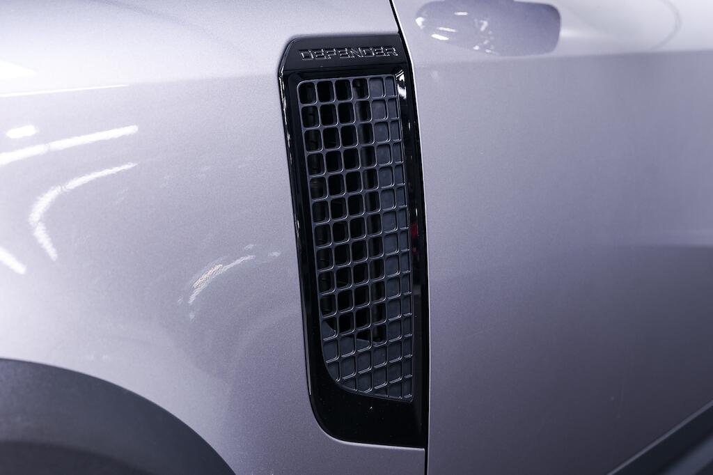 Land Rover Defender 90 - Image 9