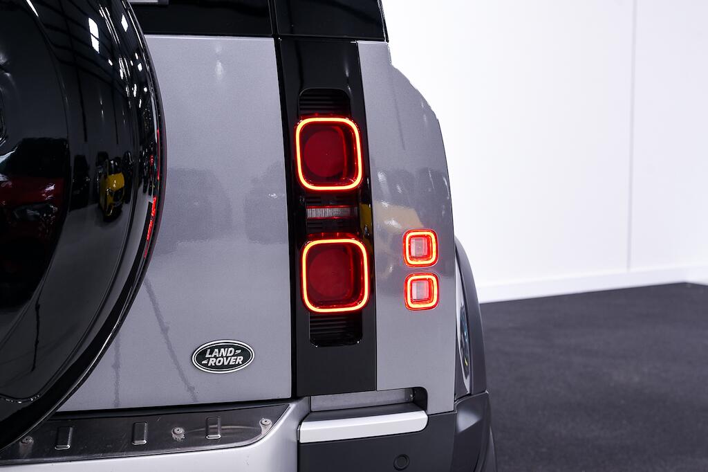Land Rover Defender 90 - Image 10