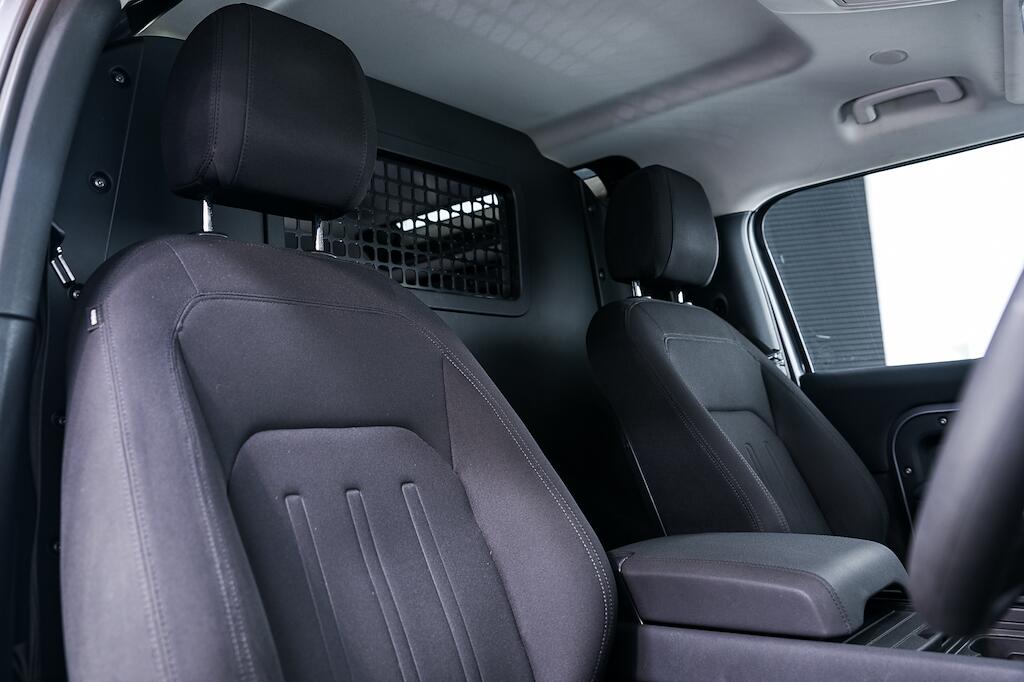 Land Rover Defender 90 - Image 12