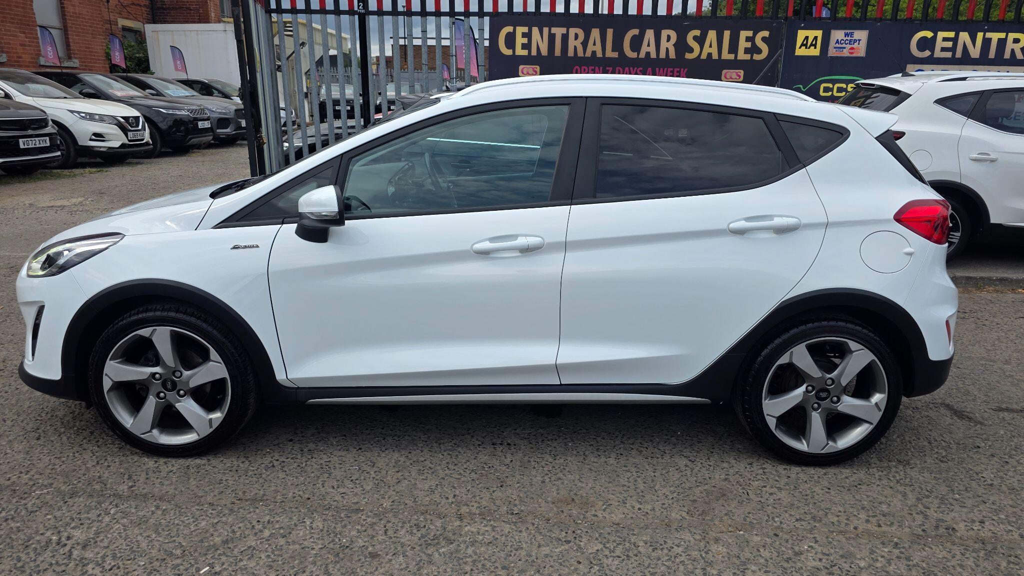 Ford Fiesta - Image 18