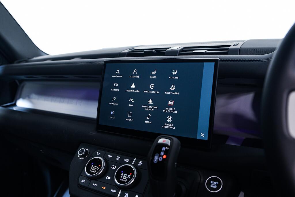 Land Rover Defender 110 - Image 19