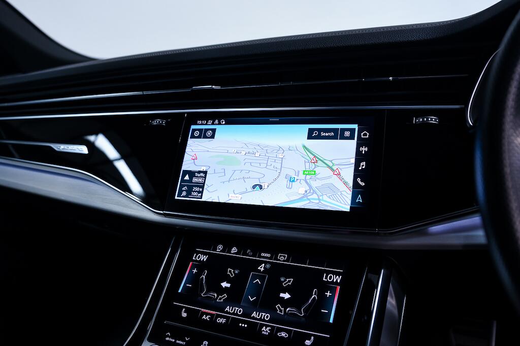 Audi Q8 - Image 19