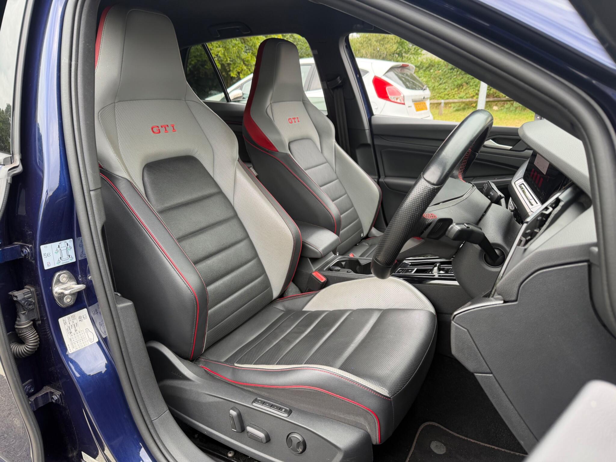 Volkswagen Golf - Image 4