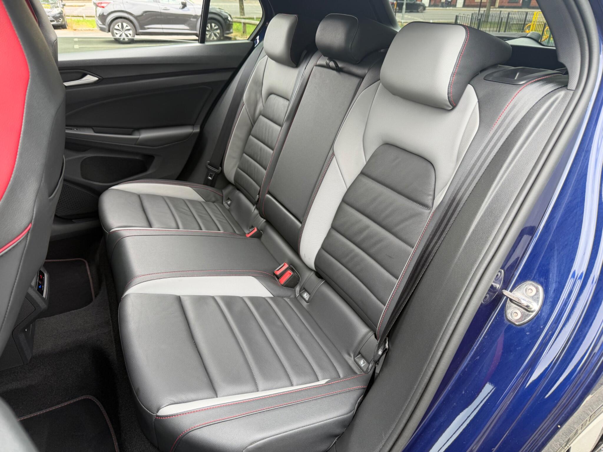 Volkswagen Golf - Image 7
