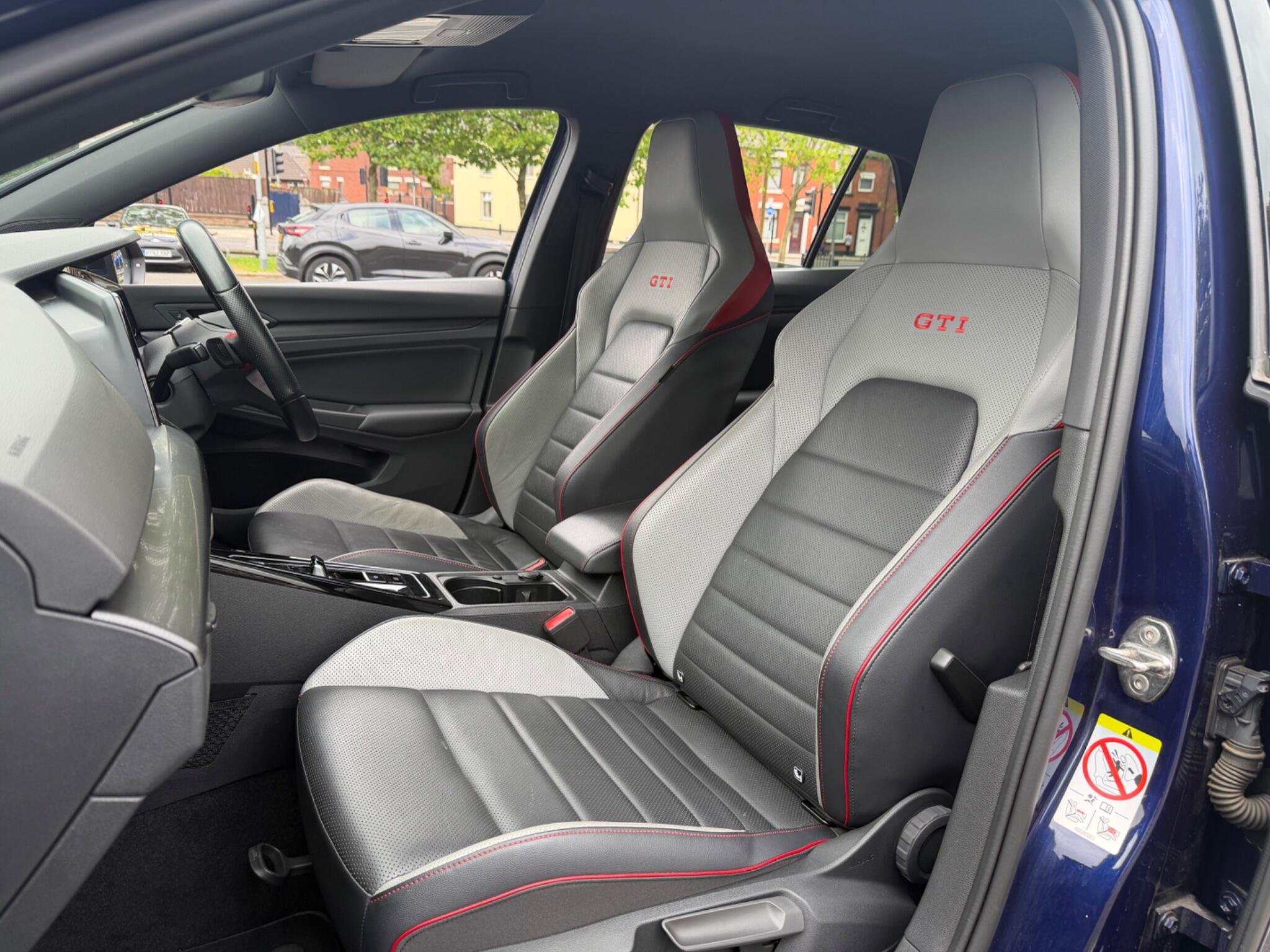 Volkswagen Golf - Image 8