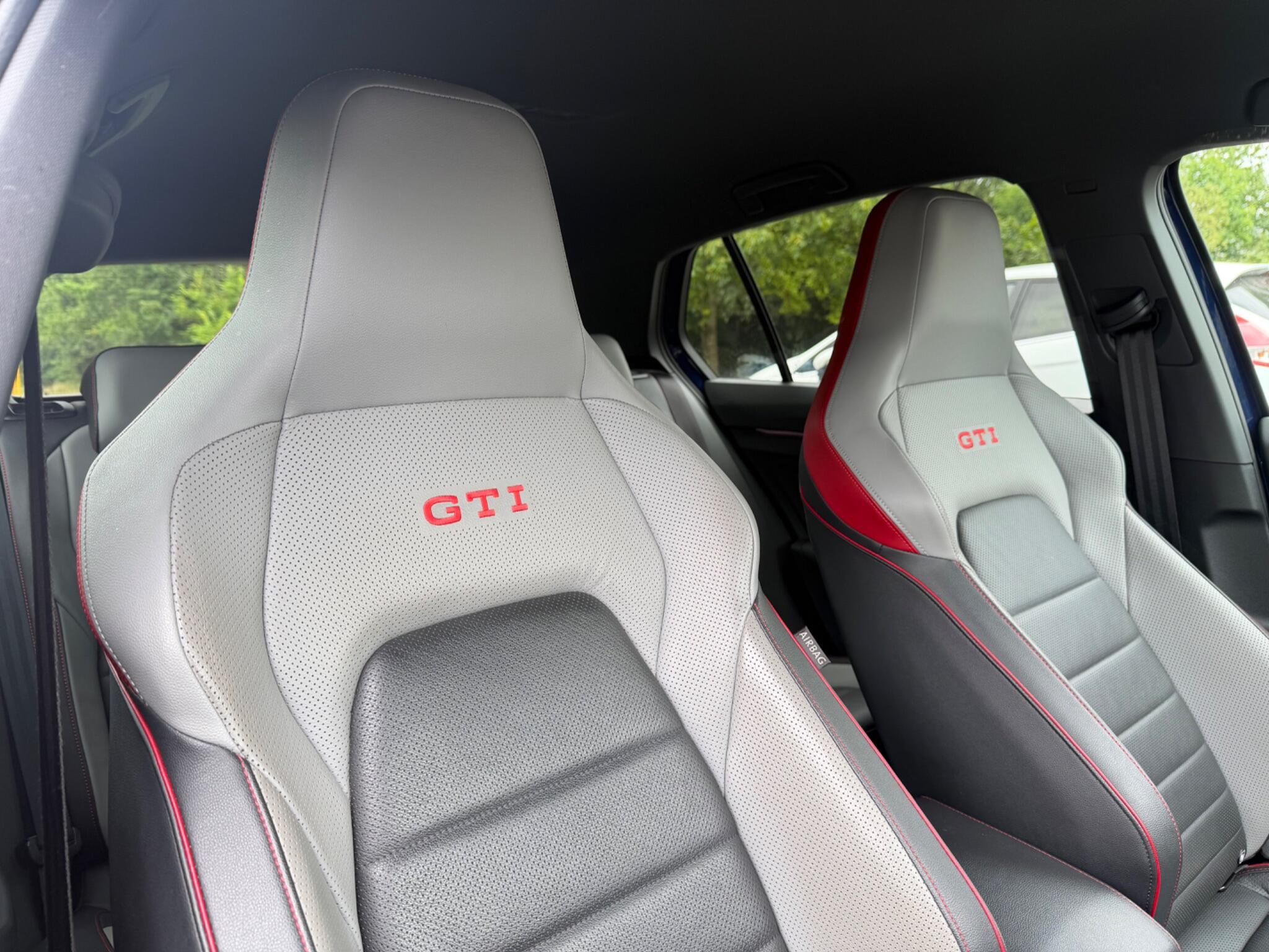 Volkswagen Golf - Image 12