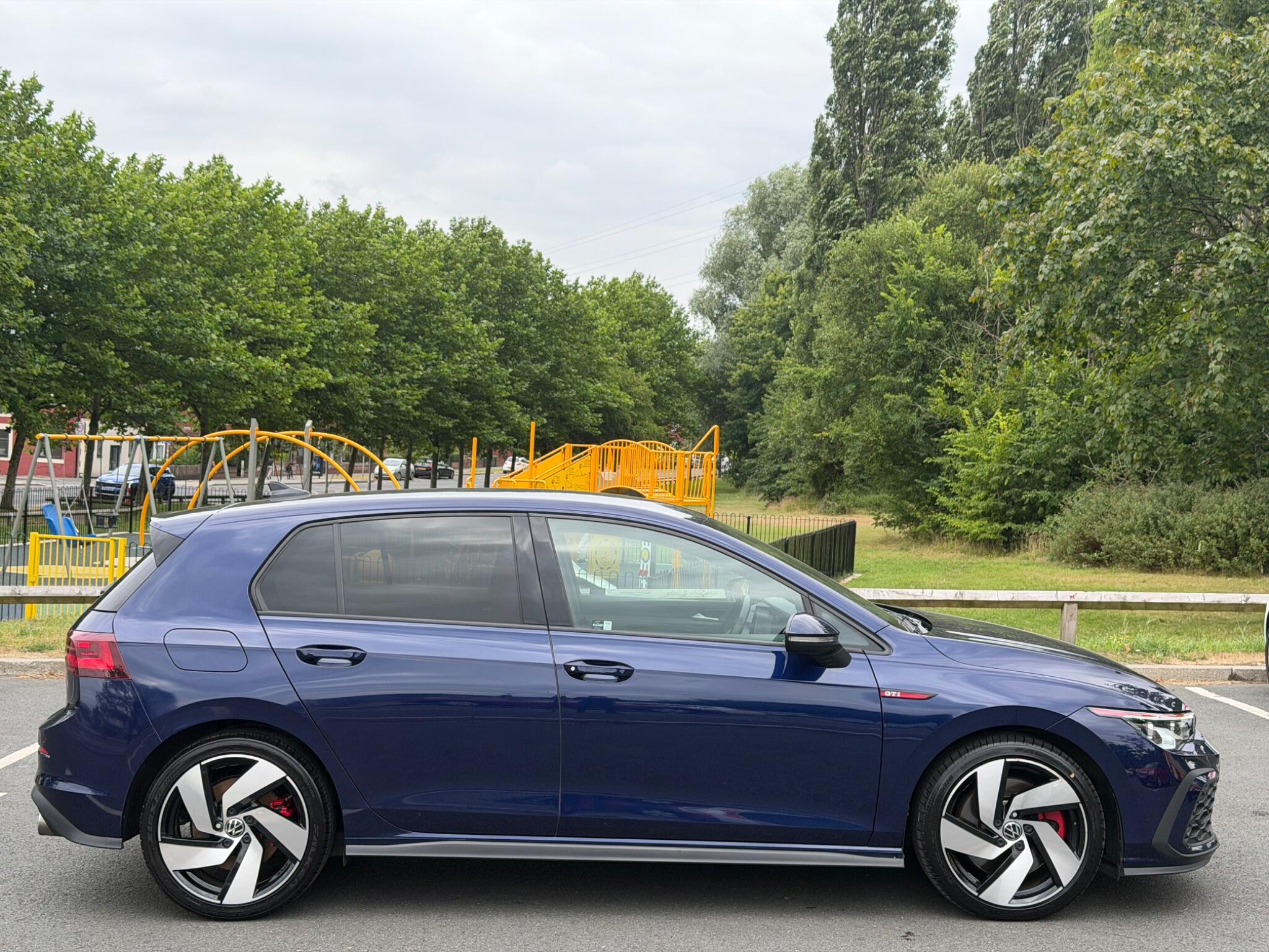 Volkswagen Golf - Image 21
