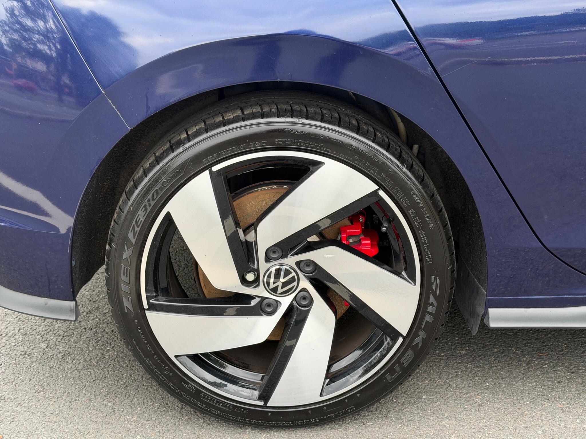 Volkswagen Golf - Image 24