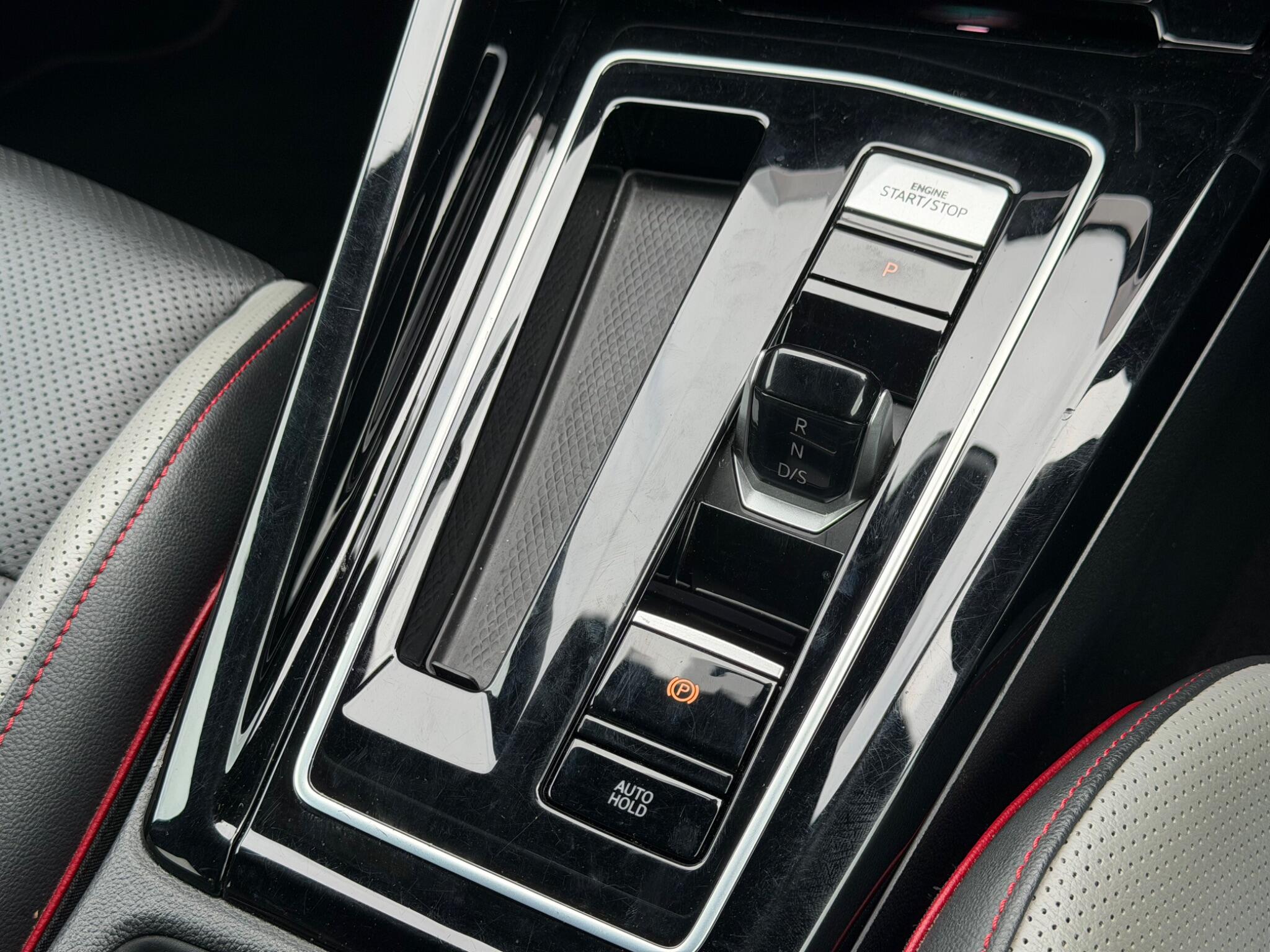 Volkswagen Golf - Image 29