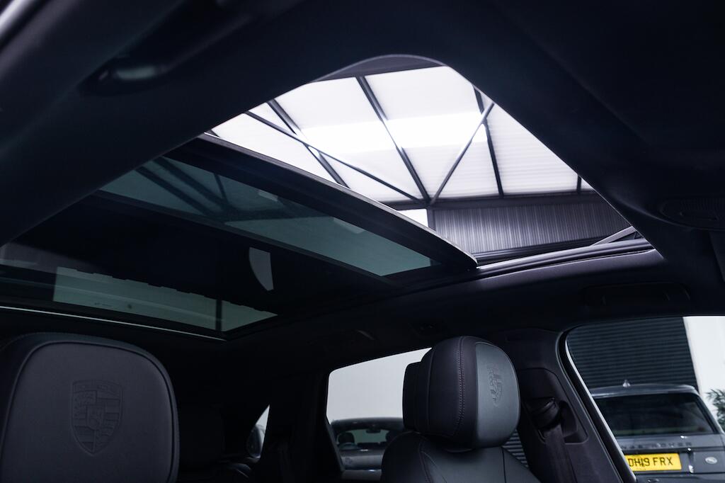 Porsche Cayenne - Image 5