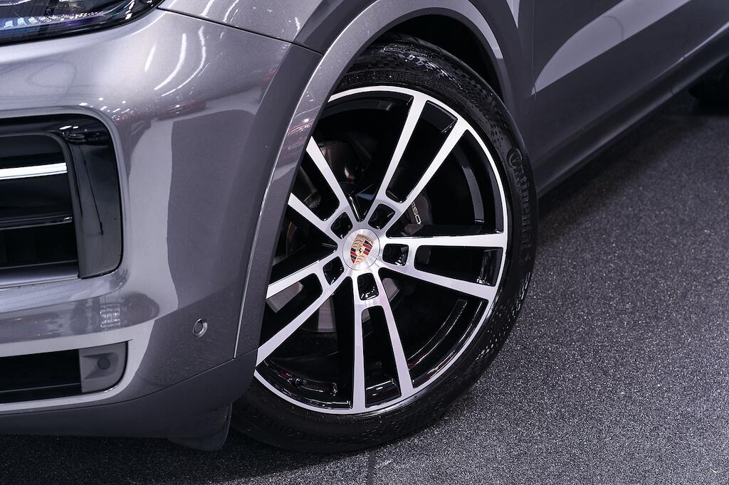 Porsche Cayenne - Image 10
