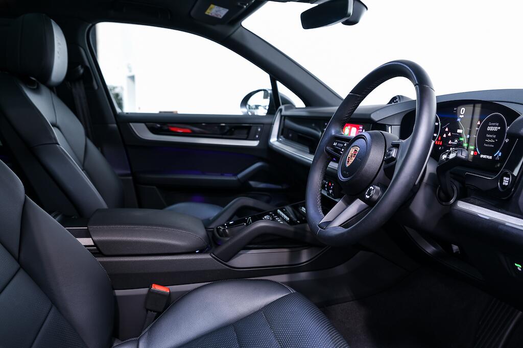Porsche Cayenne - Image 11