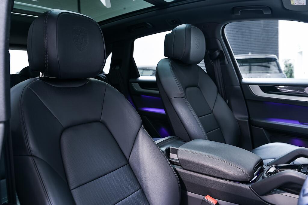 Porsche Cayenne - Image 12
