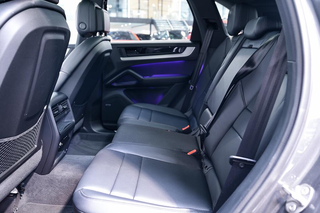 Porsche Cayenne - Image 15