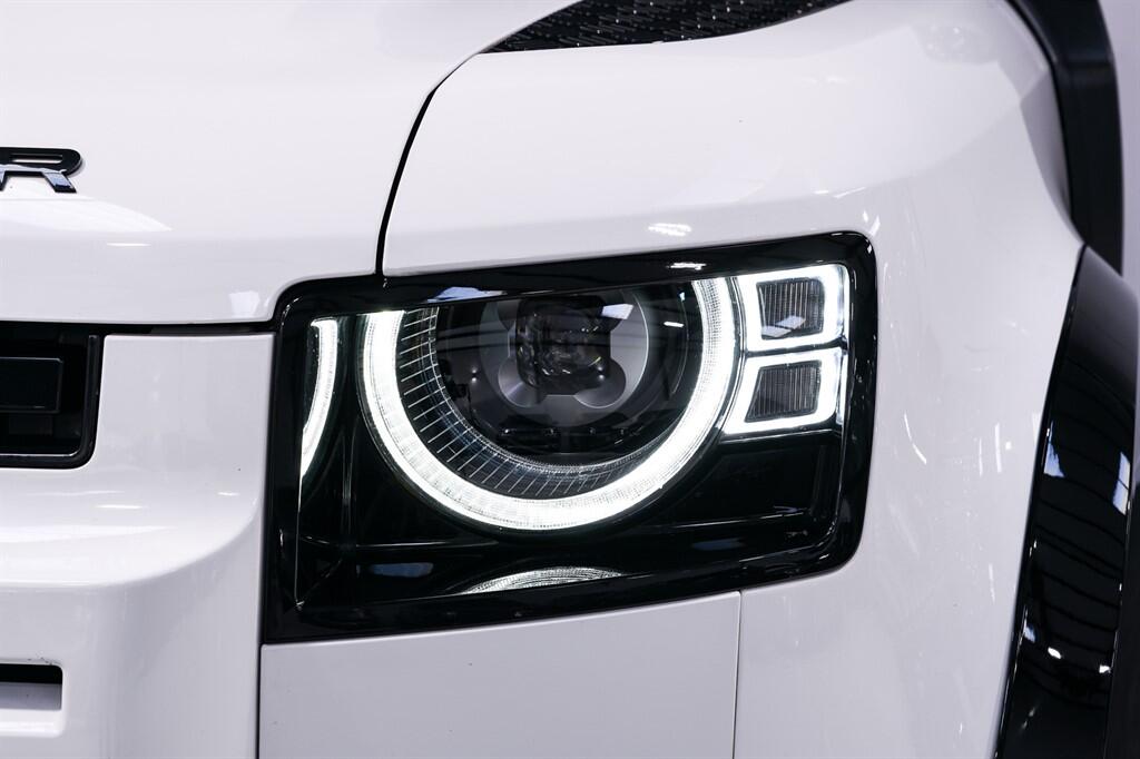 Land Rover Defender 110 - Image 8