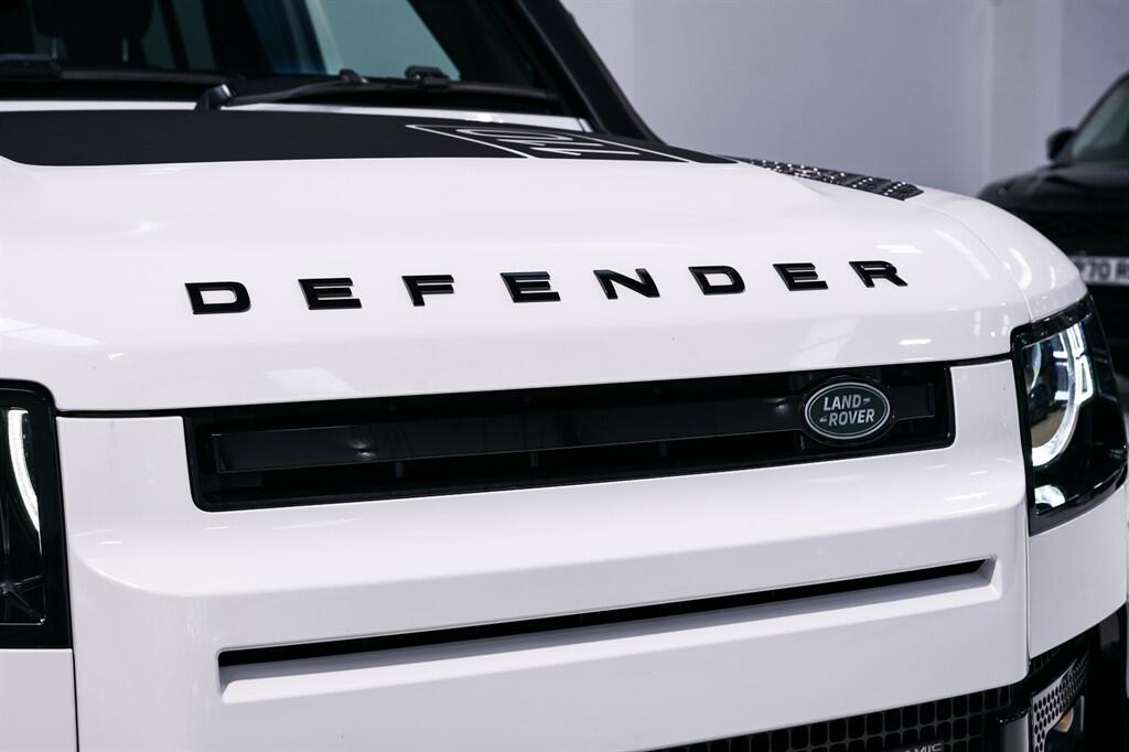 Land Rover Defender 110 - Image 10