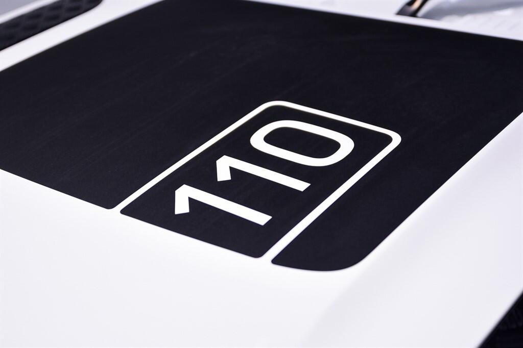 Land Rover Defender 110 - Image 13