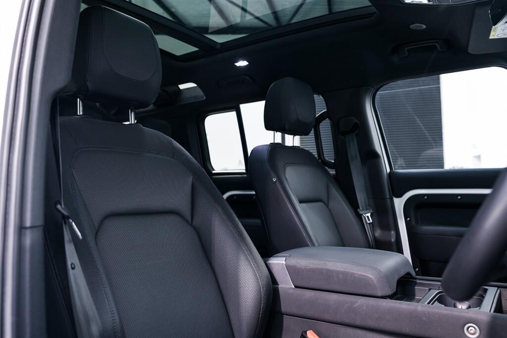 Land Rover Defender 110 - Image 16