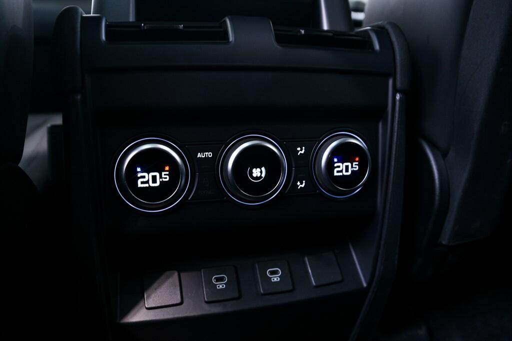 Land Rover Defender 110 - Image 19