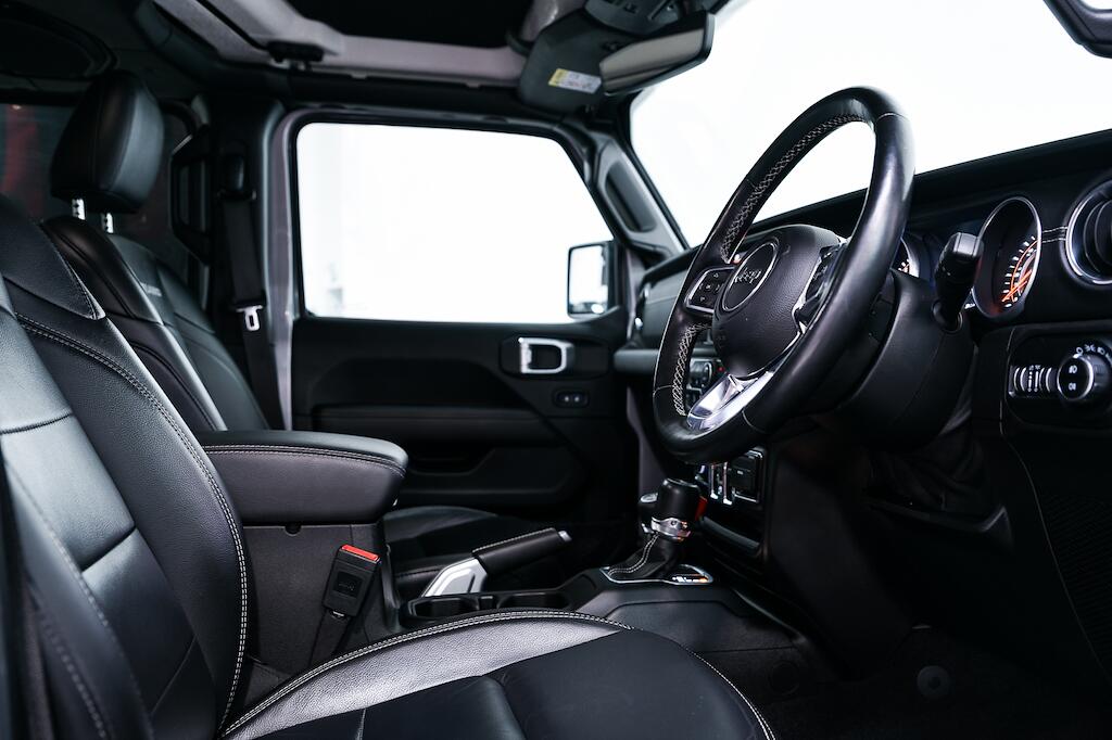 Jeep Wrangler - Image 9