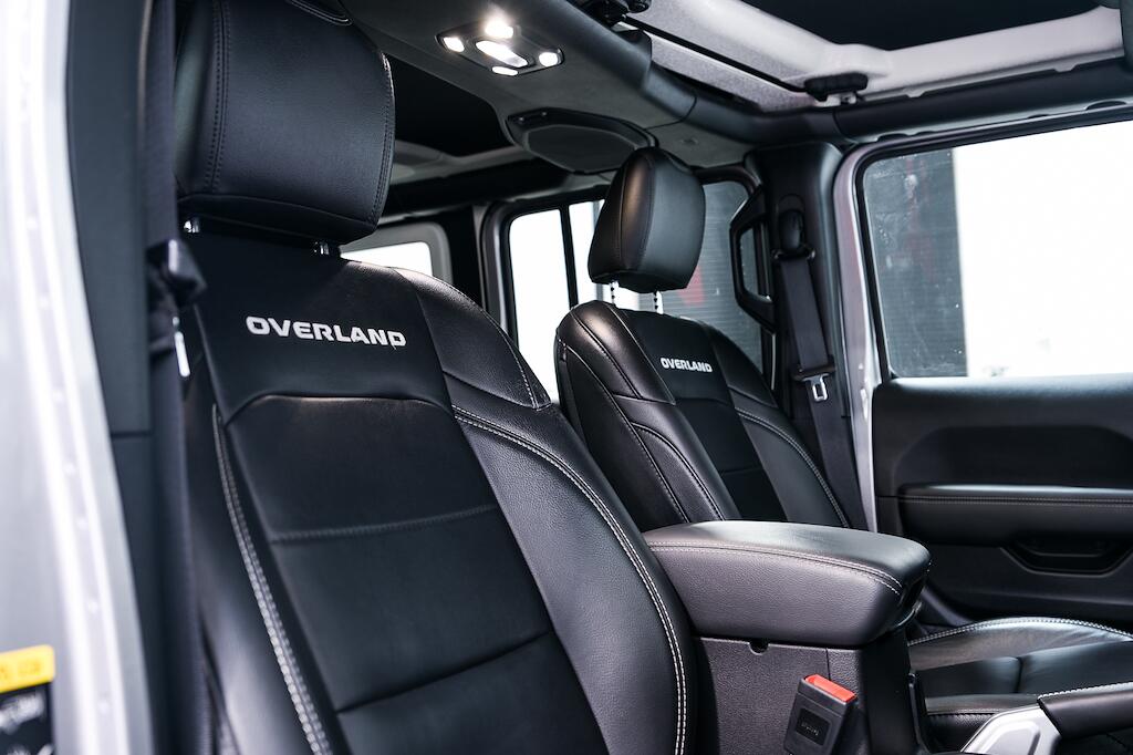 Jeep Wrangler - Image 10
