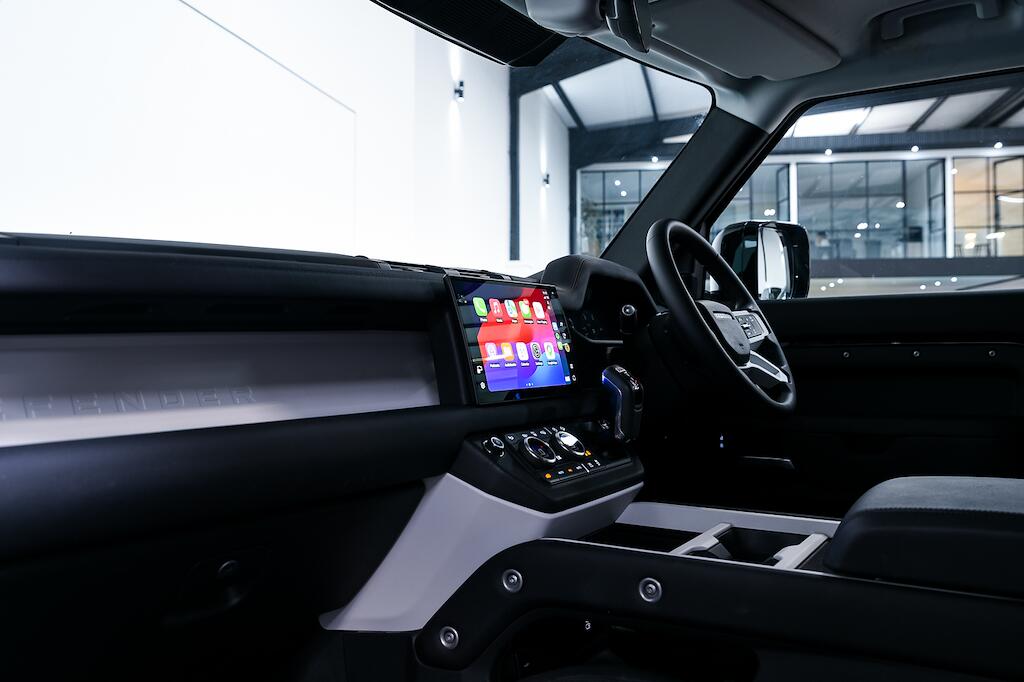 Land Rover Defender 110 - Image 11