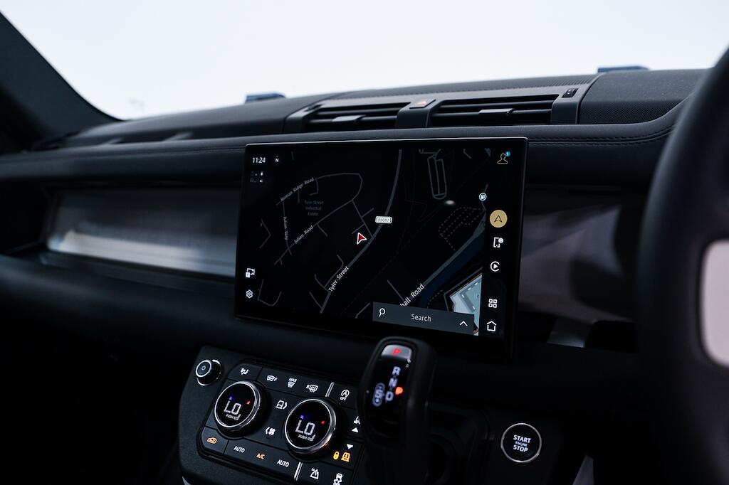 Land Rover Defender 110 - Image 20