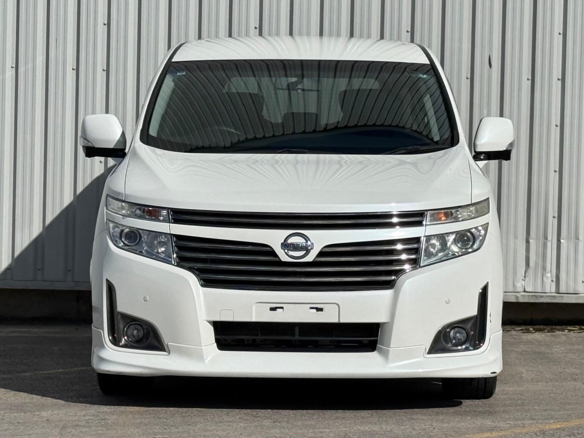 Nissan Elgrand - Image 2