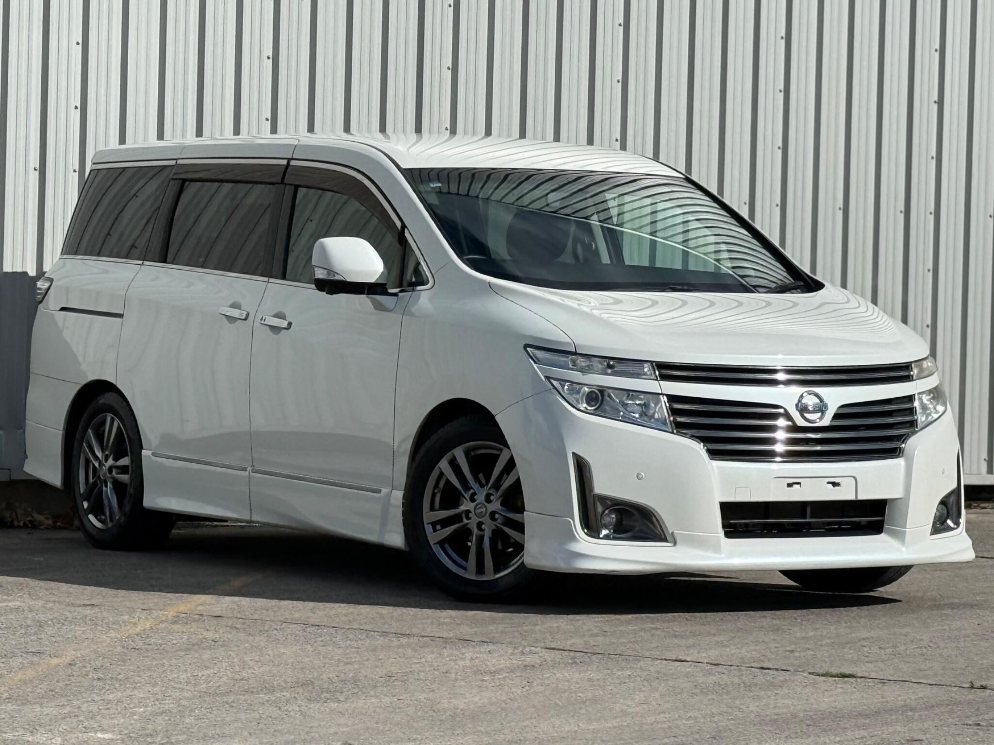Nissan Elgrand - Image 3