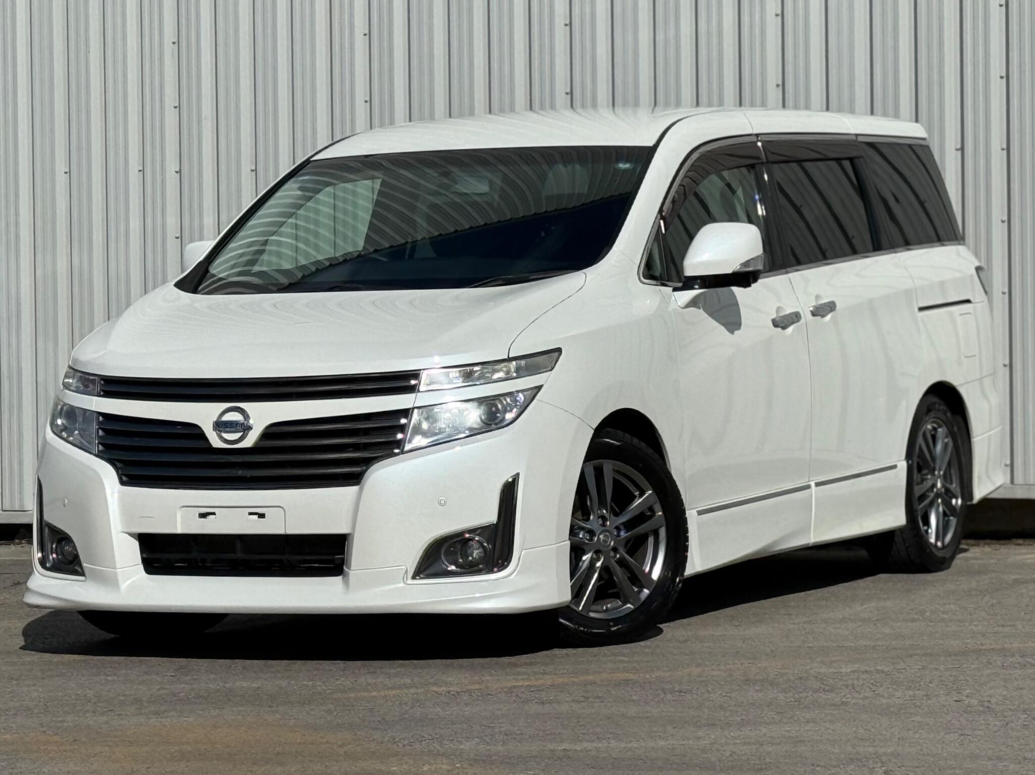 Nissan Elgrand - Image 5
