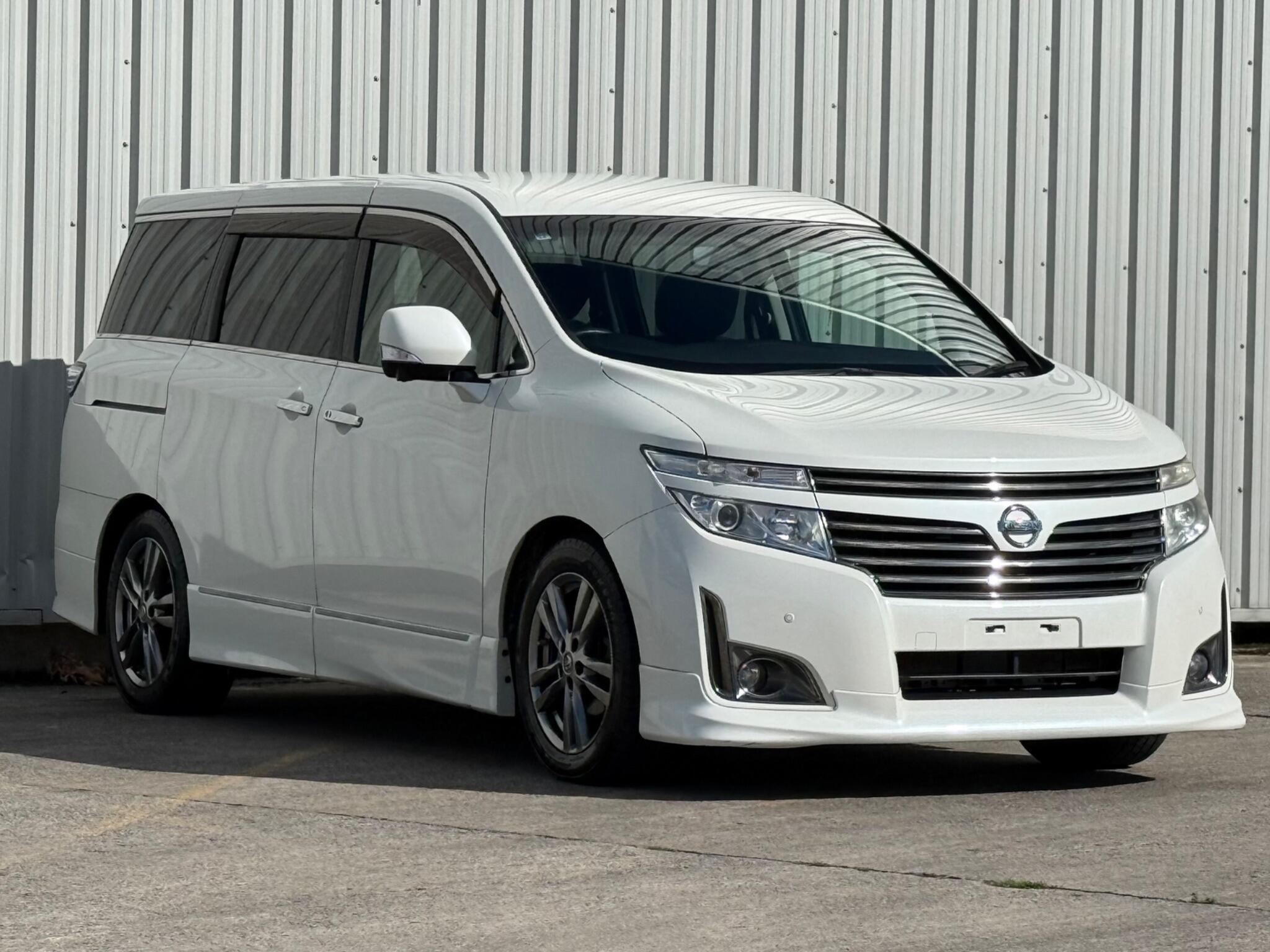 Nissan Elgrand - Image 6