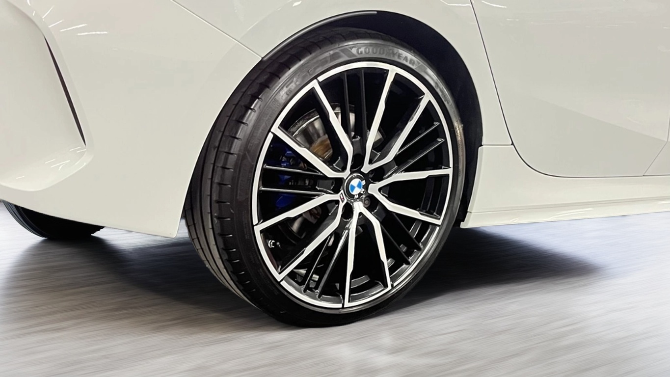 BMW 1 Series - Image 8