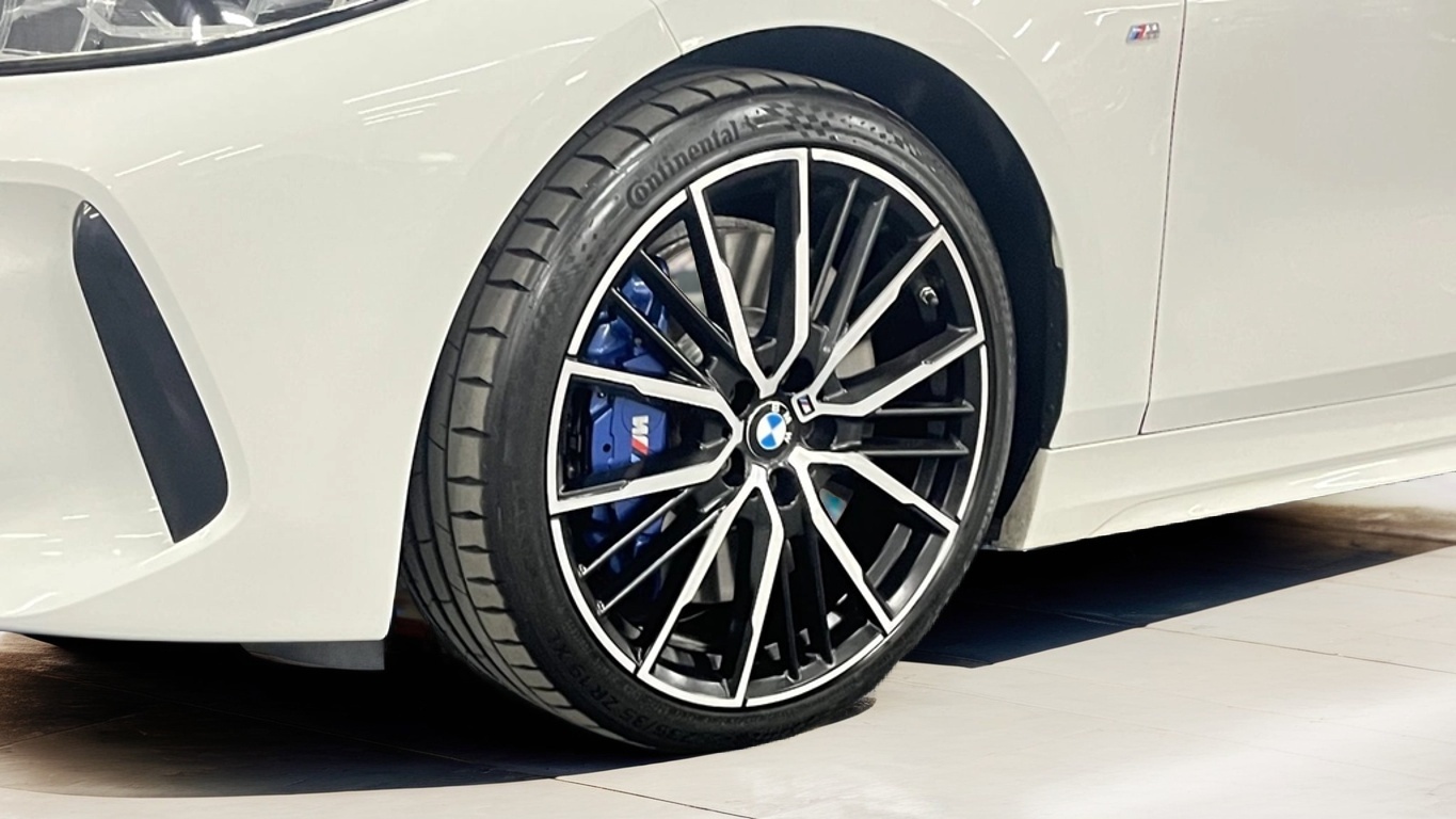 BMW 1 Series - Image 18